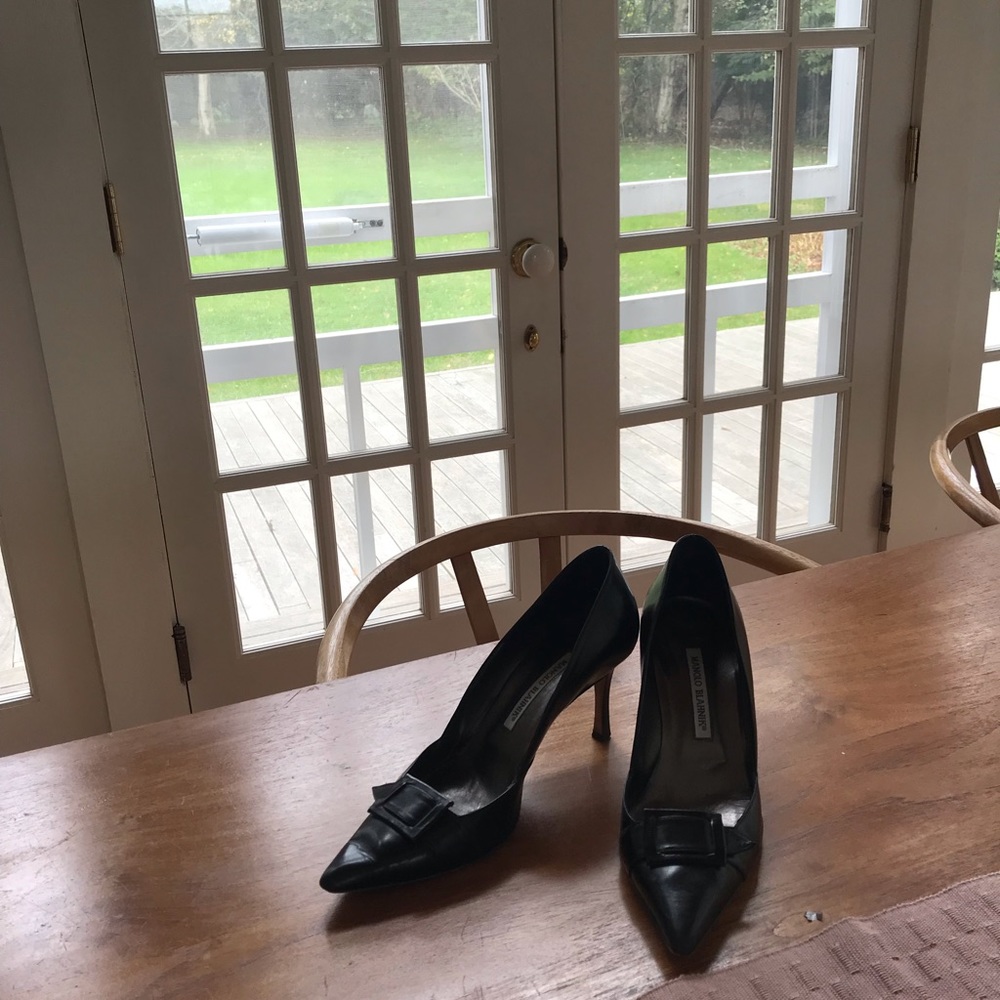 Manolo Blahnik Black Point Heels Size 8
